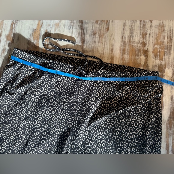Love Scarlett L Paper Bag Black and White Leopard Print Pants - Picture 7 of 12